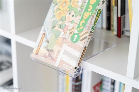 Draw lines on the center of the side pieces. . Manga display shelf daiso